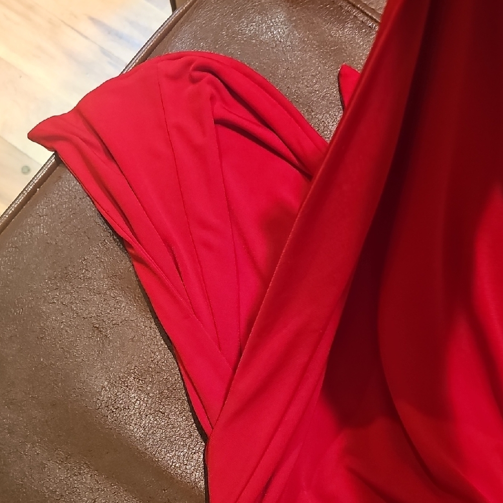 Tiger Mist Vibrant Red Garment - Picture 7 of 13